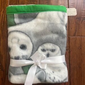 NWT Gray and Green Owl Baby Blanket
